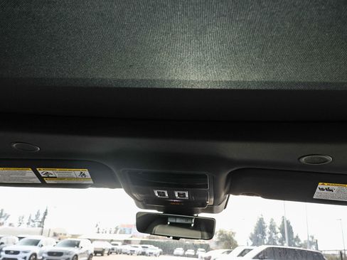 New 2026 Land Rover Range Rover Evoque Dynamic SE image 27