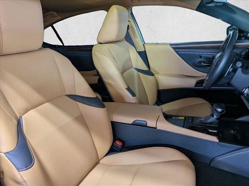 Used 2025 Lexus ES 300h w/ Premium Package FWD image 21