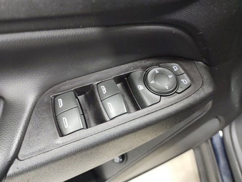 Used 2020 Chevrolet Equinox LT w/ Driver Convenience Package image 20