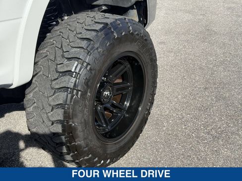 Used 2022 Ford F250 Lariat w/ Tremor Off-Road Package image 12