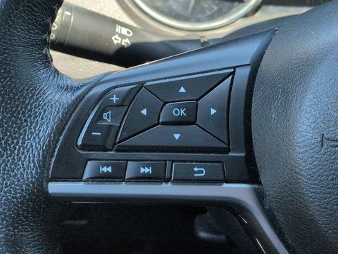 Used 2019 Nissan Rogue SV FWD image 24