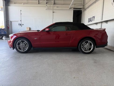 Used 2010 Ford Mustang GT RWD image 7