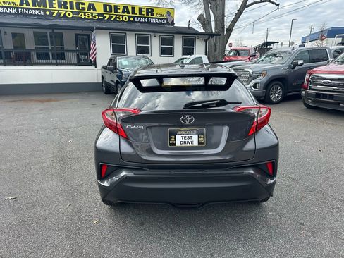 Used 2019 Toyota C-HR LE image 6