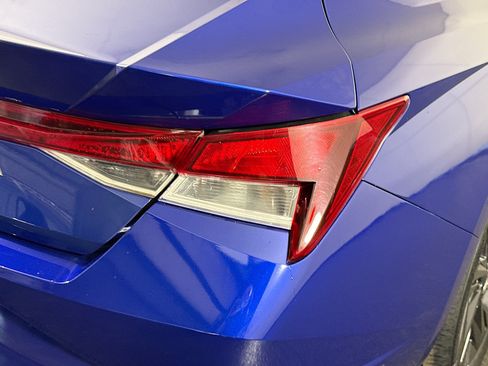 Used 2021 Hyundai Elantra SEL FWD image 34