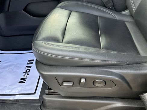 Used 2023 Chevrolet Tahoe LT w/ Luxury Package image 12