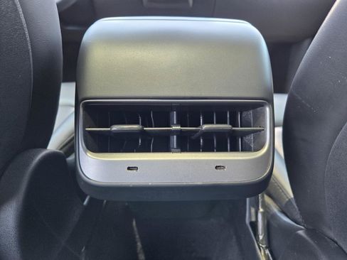 Used 2023 Tesla Model Y Long Range AWD/4WD image 23