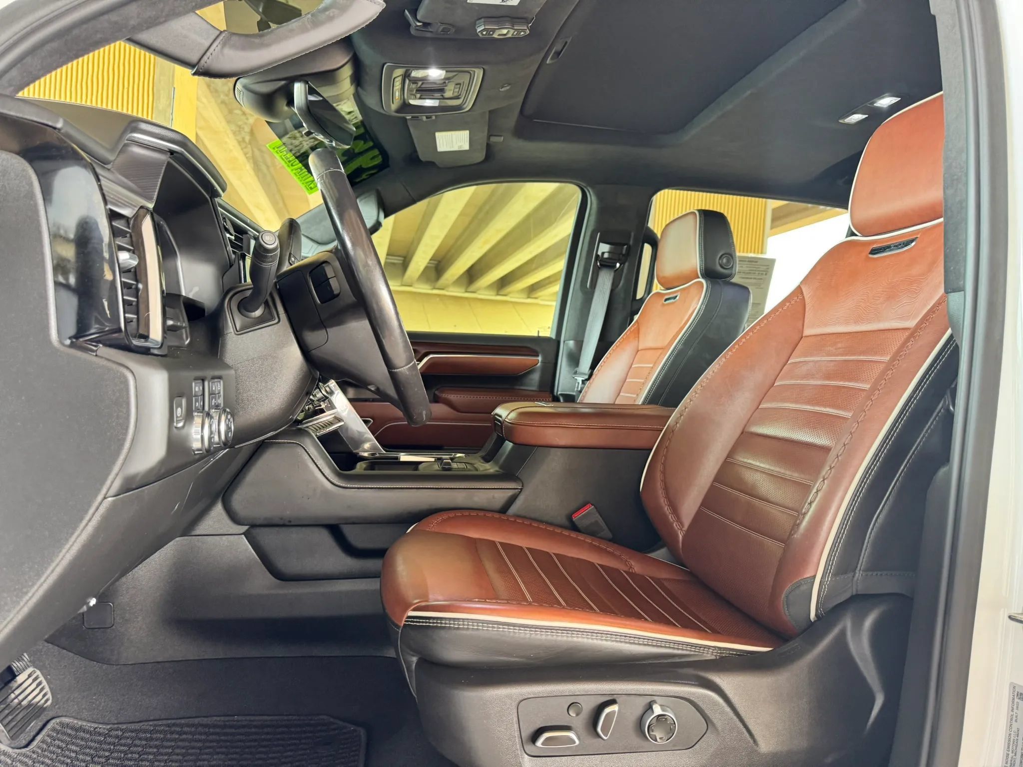 Used 2024 GMC Sierra 3500 Denali Ultimate AWD/4WD image 13