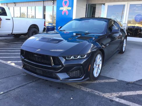 Used 2024 Ford Mustang GT Premium image 3