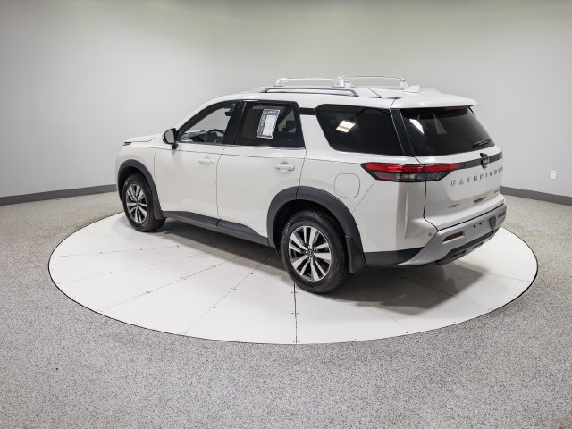 Used 2024 Nissan Pathfinder SL AWD/4WD image 34