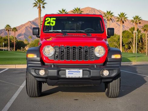 Used 2025 Jeep Wrangler Unlimited Sport AWD/4WD image 3