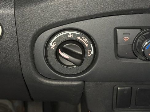 Used 2024 Nissan Frontier PRO-4X w/ Off-Road Protection Package AWD/4WD image 32
