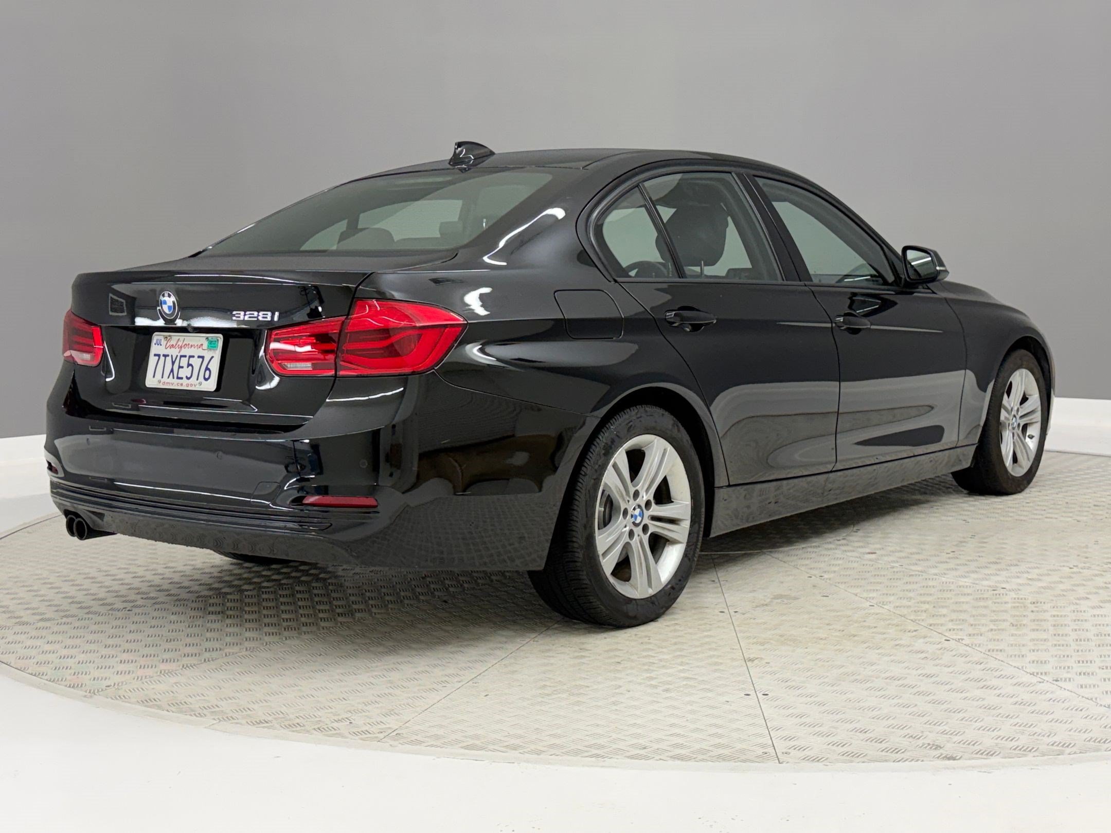Used 2016 BMW 328i Sedan RWD image 9