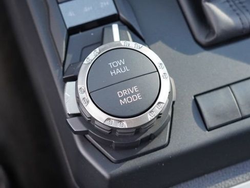 Certified 2025 Toyota 4Runner SR5 image 36