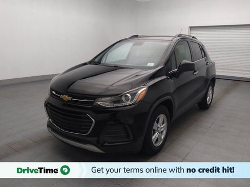 Used 2017 Chevrolet Trax LT w/ LT Convenience Package FWD image 1