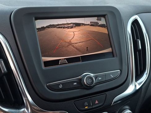 Used 2024 Chevrolet Equinox LT AWD/4WD image 16