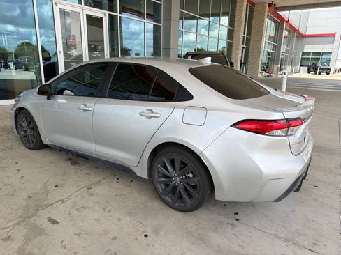 Used 2026 Toyota Corolla SE FWD image 11
