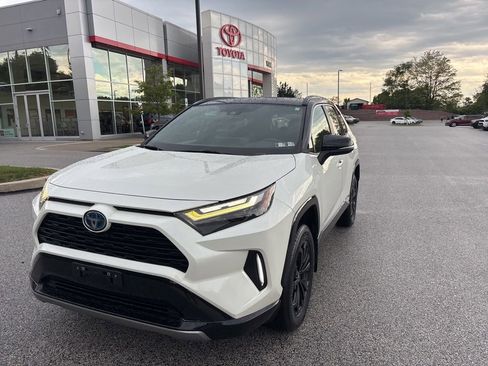 Used 2022 Toyota RAV4 XSE w/ XSE Grade Weather Package AWD/4WD image 10