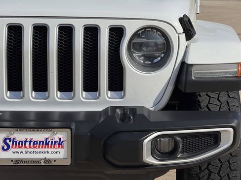 Used 2018 Jeep Wrangler Unlimited Sahara image 8