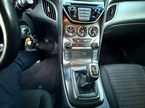Used 2013 Hyundai Genesis 2.0T image 16