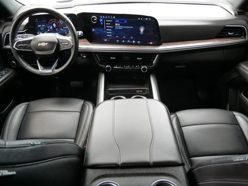 Used 2025 Chevrolet Suburban LS AWD/4WD image 11