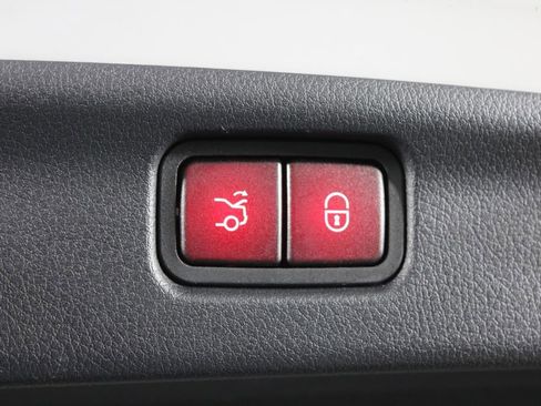 Used 2023 Mercedes-Benz C 300 C 300 image 17