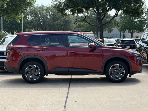 Used 2025 Nissan Rogue SV AWD/4WD image 15