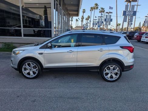 Used 2019 Ford Escape Titanium FWD image 17