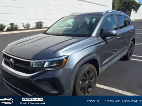 Used 2022 Volkswagen Taos SE FWD image 1