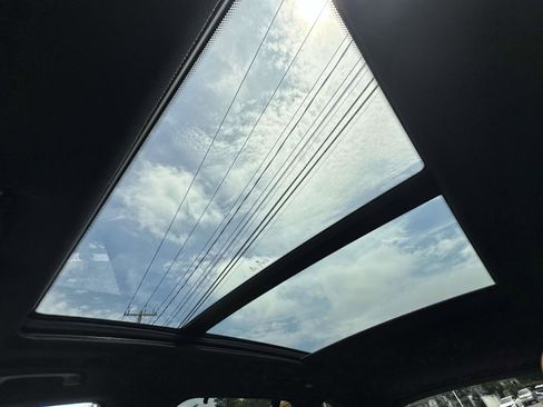 Used 2021 BMW X5 xDrive40i w/ Premium Essential Package image 31