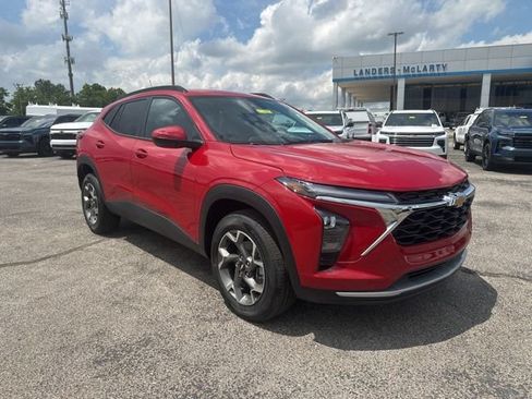 New 2026 Chevrolet Trax LT w/ Driver Confidence Package FWD image 1