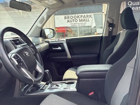 Used 2019 Toyota 4Runner SR5 AWD/4WD image 12
