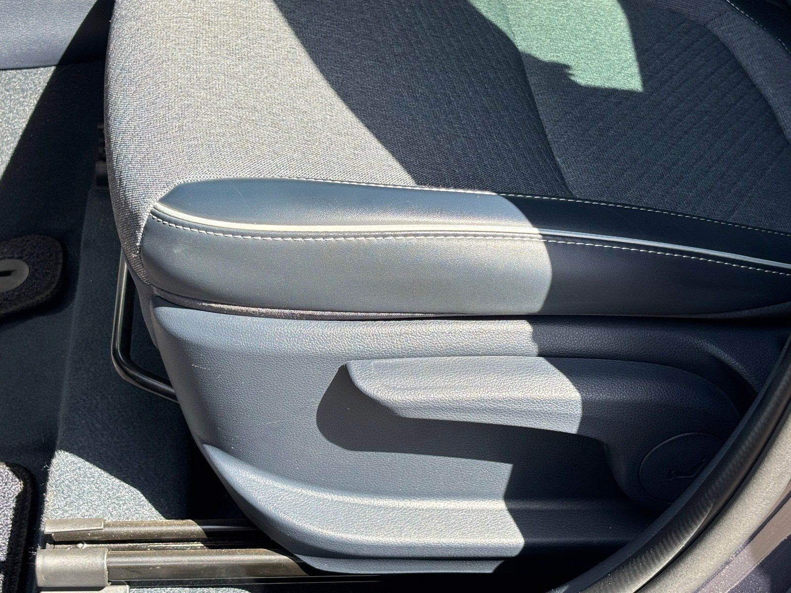 Used 2021 Hyundai Venue FWD image 27