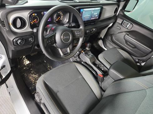 Used 2025 Jeep Wrangler Sport AWD/4WD image 12