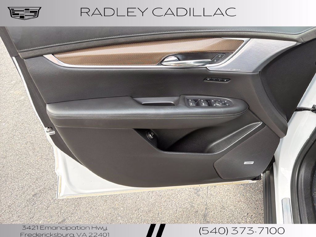 Used 2020 Cadillac XT6 Premium Luxury w/ Platinum Package AWD/4WD image 4