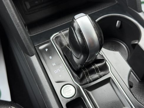 Used 2021 Volkswagen Atlas SE image 25