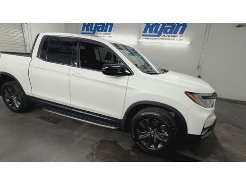 Used 2023 Honda Ridgeline Sport image 2