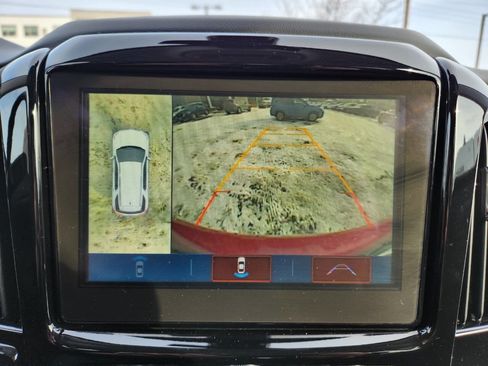 Used 2018 Chevrolet Traverse Premier image 27