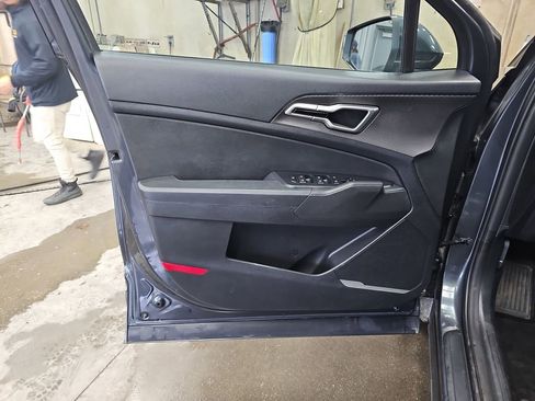 Used 2023 Kia Sportage LX image 25