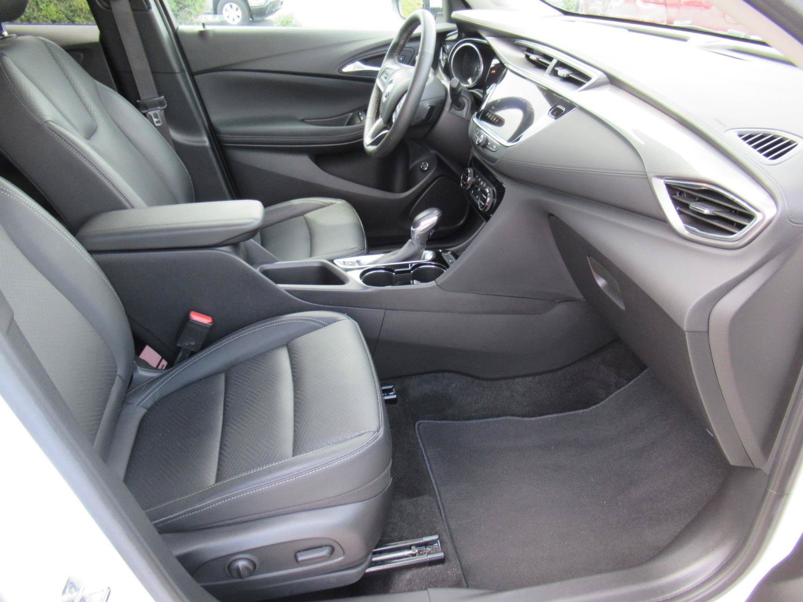 Used 2022 Buick Encore GX Essence FWD image 10
