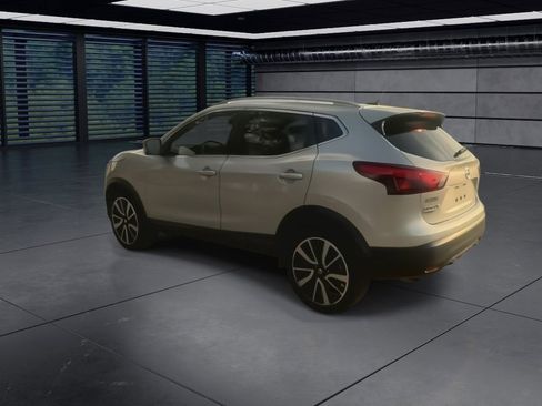 Used 2019 Nissan Rogue Sport SL image 6