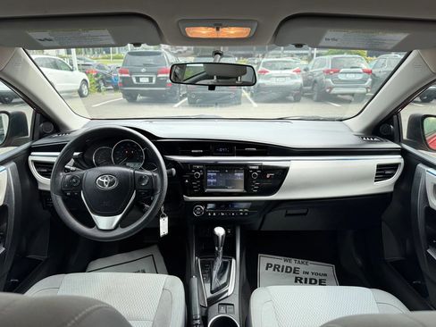Used 2015 Toyota Corolla LE FWD image 11