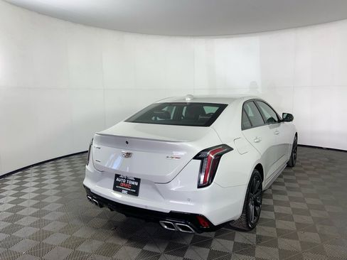 Used 2022 Cadillac CT4 V image 3