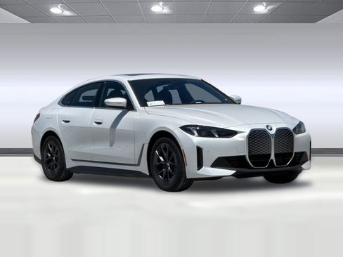 New 2026 BMW i4 eDrive40 w/ Premium Package RWD image 7
