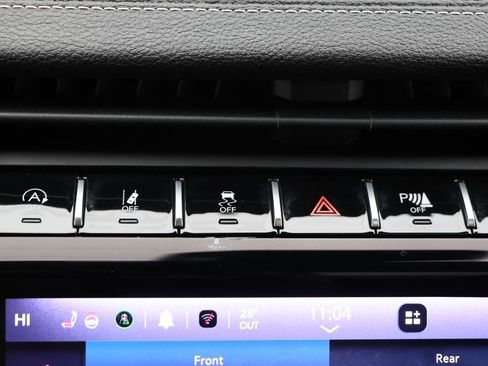 Used 2023 Jeep Grand Cherokee L Limited w/ Luxury Tech Group II image 29