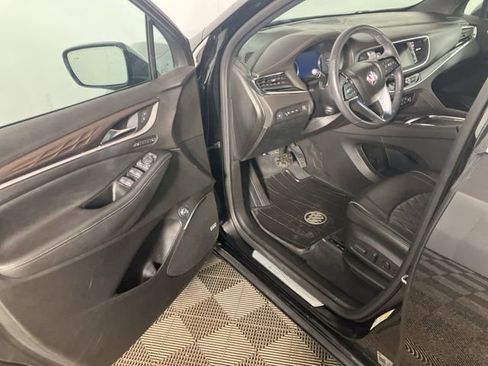 Used 2023 Buick Enclave Avenir w/ Trailering Package, 5000 lbs. image 9