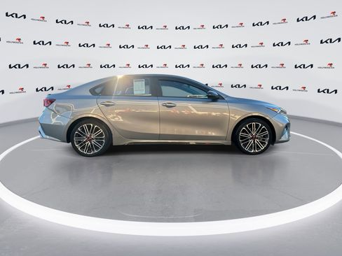 Certified 2022 Kia Forte GT FWD image 9