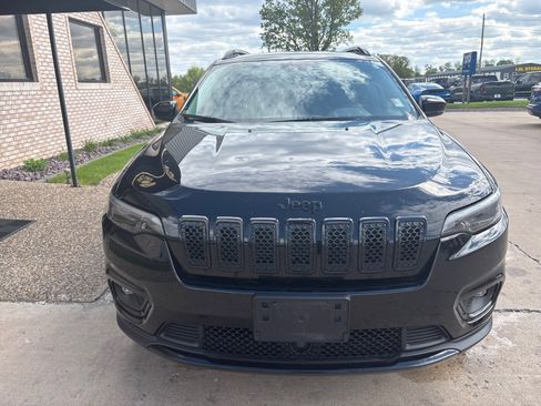 Used 2021 Jeep Cherokee Latitude Plus AWD/4WD image 5