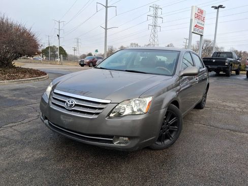 Used 2005 Toyota Avalon Limited image 1