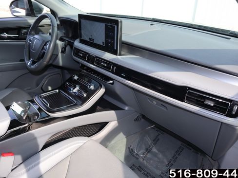 Used 2022 Lincoln Nautilus Reserve image 29