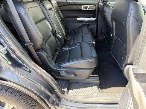 Used 2022 Ford Explorer XLT w/ Equipment Group 202A RWD image 29